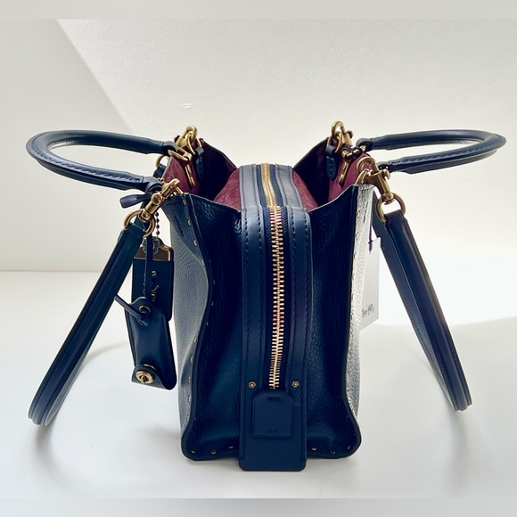 COACH 1941 Rogue 25 In Deep Navy Blue With Tea Rose Rivets - Picture 14 of 16